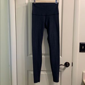 Lululemon navy brushed hi waist wunder under sz 6